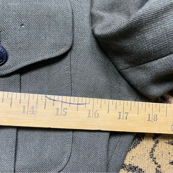Vtg Military MAN'S WOOL SERGE GREEN Jacket WITH BELT Size 34 - Picture 5 of 10